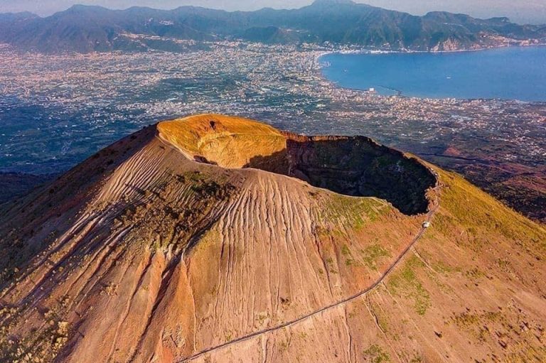 vesuvio-top-view